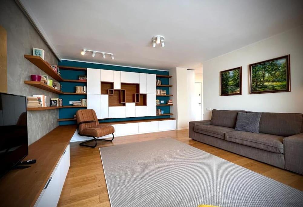 Bright And Modern Home Temesvár Kültér fotó
